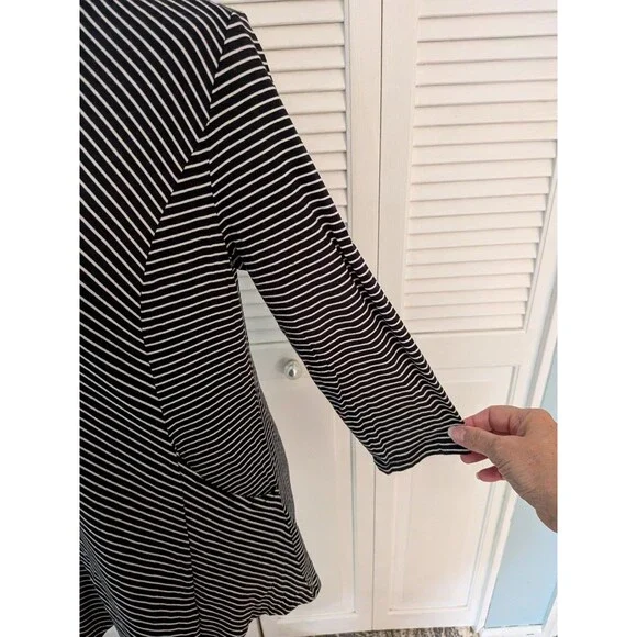 Chico’s Top Women's SP/0P Black White Striped Pocket Tunic Tee Nautical Minimal - Picture 5 of 10